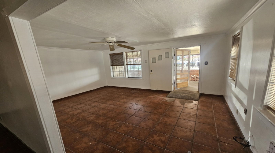 1712 San Eduardo Ave, Laredo, Texas 78040, 3 Bedrooms Bedrooms, 6 Rooms Rooms,2 BathroomsBathrooms,Residential,For Sale,1712 San Eduardo Ave,20252542 1712 San Eduardo Ave, Laredo, Texas 78040, 3 Bedrooms Bedrooms, 6 Rooms Rooms,2 BathroomsBathrooms,Residential,For Sale,1712 San Eduardo Ave,20252542