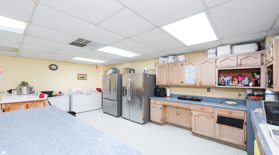 220 W Hillside Rd, LAREDO, Texas 78041, 1 Room Rooms,3 BathroomsBathrooms,Commercial retail/office,For Sale,220 W Hillside Rd,20244657