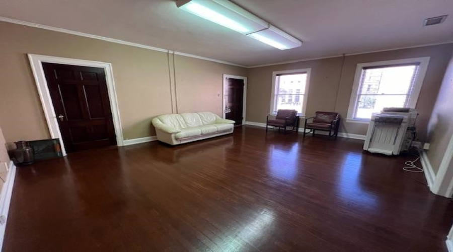 1219 Victoria St, Laredo, Texas 78040, 1 Room Rooms,1 BathroomBathrooms,Commercial retail/office,For Rent,1219 Victoria St,20245039