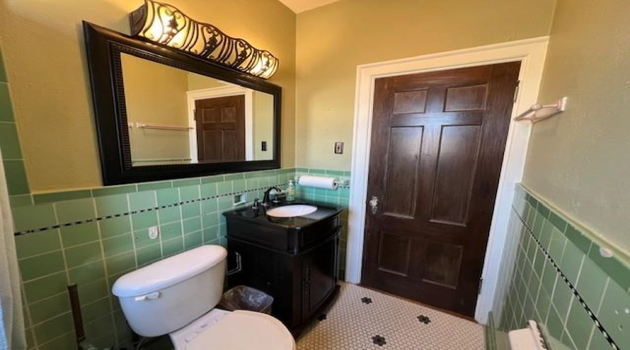 1219 Victoria St, Laredo, Texas 78040, 1 Room Rooms,1 BathroomBathrooms,Commercial retail/office,For Rent,1219 Victoria St,20245039