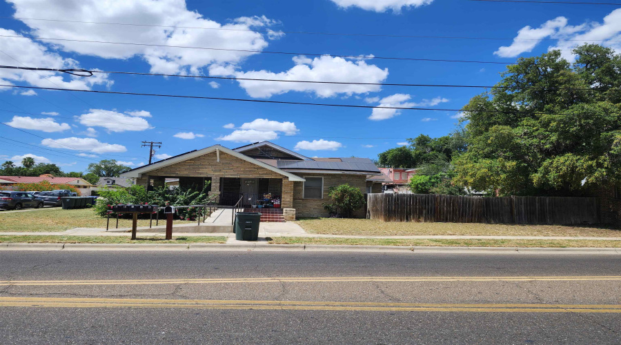 1402 Corpus Christi St, Laredo, Texas 78040, ,Multi-family,For Sale,1402 Corpus Christi St,20252772