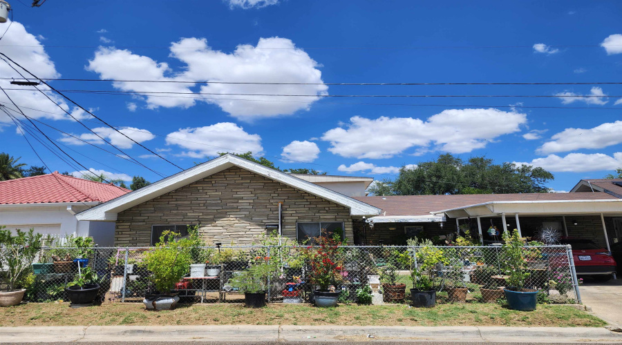 1402 Corpus Christi St, Laredo, Texas 78040, ,Multi-family,For Sale,1402 Corpus Christi St,20252772