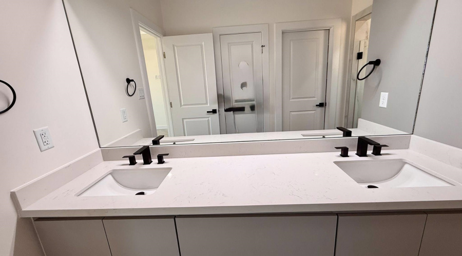 9976 Grotto Dr., Laredo, Texas 78045, 3 Bedrooms Bedrooms, 7 Rooms Rooms,2 BathroomsBathrooms,Residential,For Sale,9976 Grotto Dr.,20252569