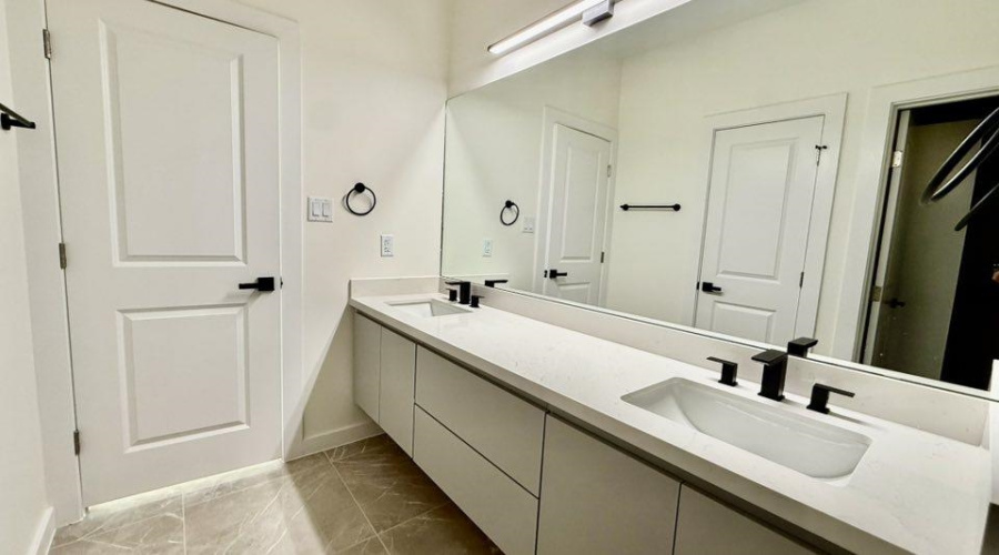 9976 Grotto Dr., Laredo, Texas 78045, 3 Bedrooms Bedrooms, 7 Rooms Rooms,2 BathroomsBathrooms,Residential,For Sale,9976 Grotto Dr.,20252569