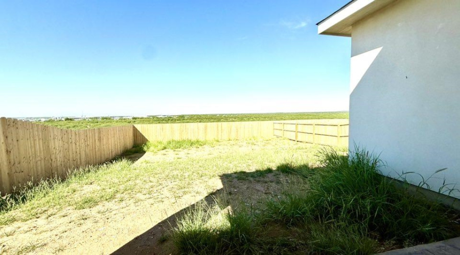 9976 Grotto Dr., Laredo, Texas 78045, 3 Bedrooms Bedrooms, 7 Rooms Rooms,2 BathroomsBathrooms,Residential,For Sale,9976 Grotto Dr.,20252569