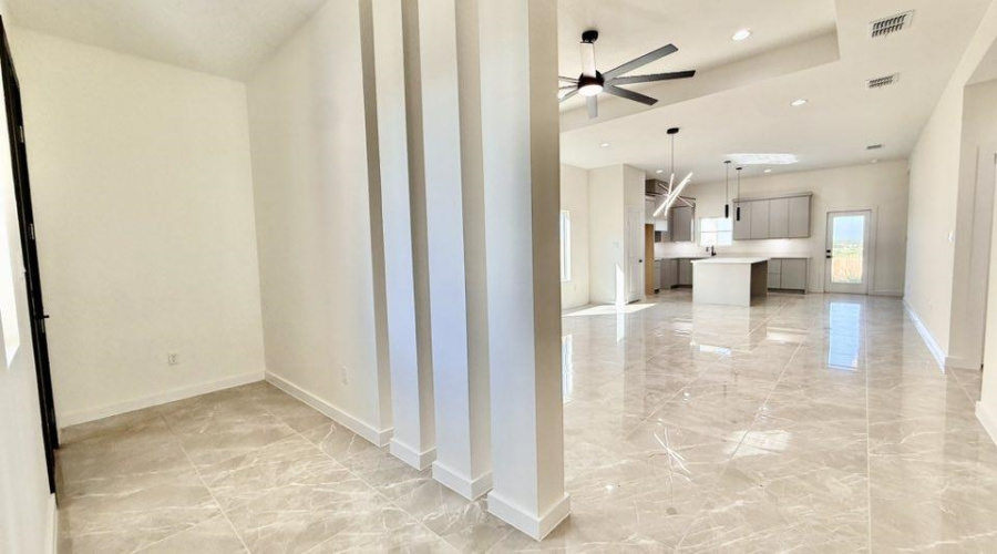 9976 Grotto Dr., Laredo, Texas 78045, 3 Bedrooms Bedrooms, 7 Rooms Rooms,2 BathroomsBathrooms,Residential,For Sale,9976 Grotto Dr.,20252569