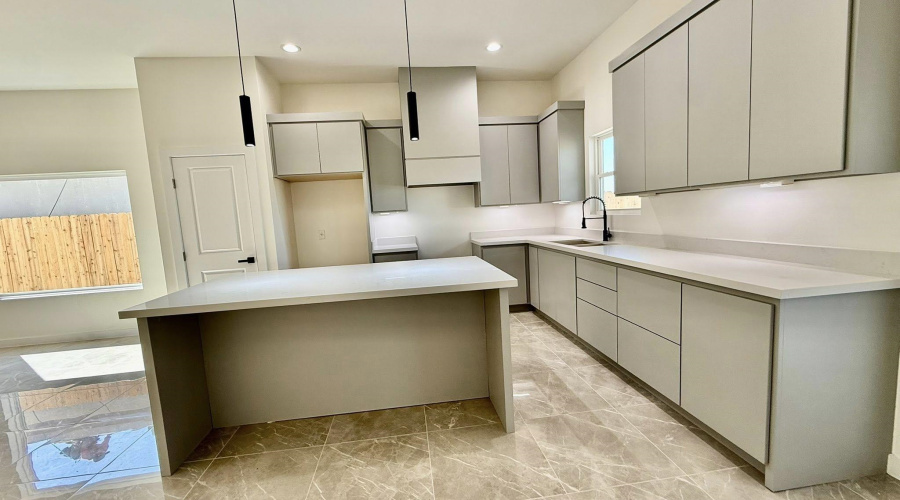 9976 Grotto Dr., Laredo, Texas 78045, 3 Bedrooms Bedrooms, 7 Rooms Rooms,2 BathroomsBathrooms,Residential,For Sale,9976 Grotto Dr.,20252569