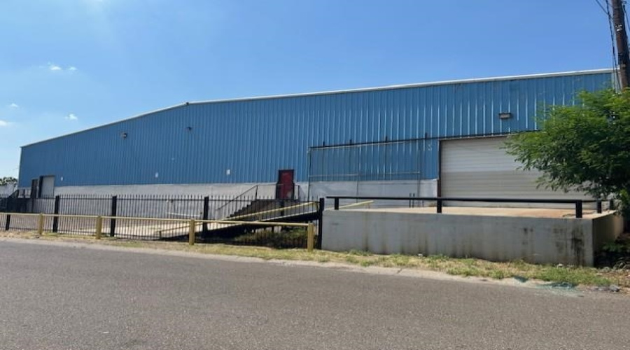 1808 Aduanales, Laredo, Texas 78041-0000, 1 Bedroom Bedrooms, ,1 BathroomBathrooms,Commercial/industrial,For Rent,1808 Aduanales,20252635