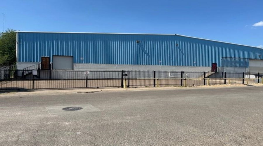 1808 Aduanales, Laredo, Texas 78041-0000, 1 Bedroom Bedrooms, ,1 BathroomBathrooms,Commercial/industrial,For Rent,1808 Aduanales,20252635