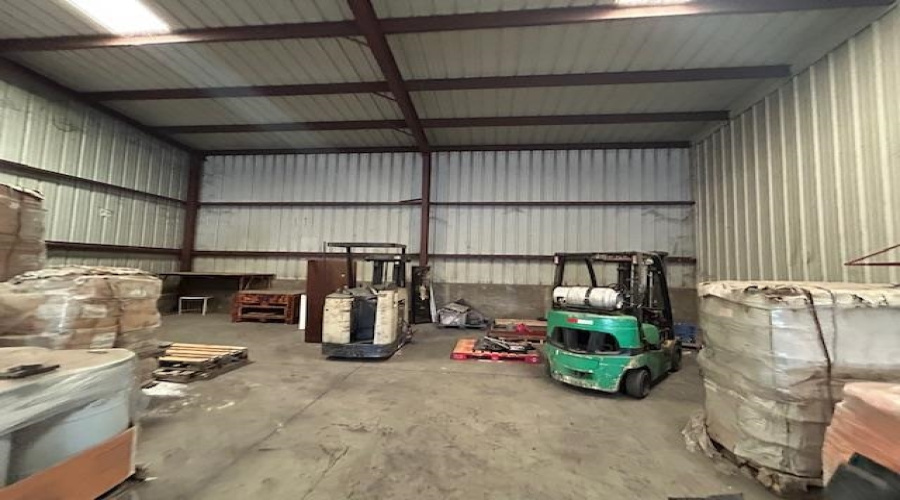 112 Flecha Ln, LAREDO, Texas 78045, 1 Bedroom Bedrooms, 1 Room Rooms,3 BathroomsBathrooms,Commercial/industrial,For Rent,112 Flecha Ln,20252693