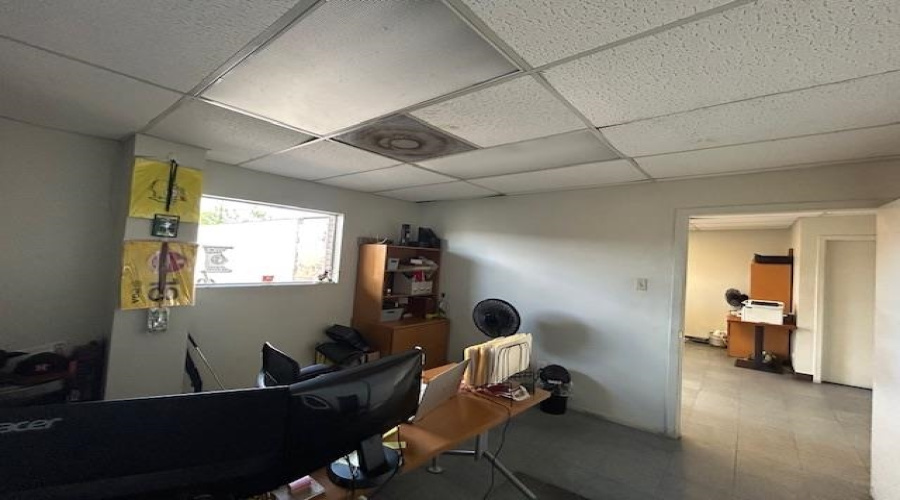 112 Flecha Ln, LAREDO, Texas 78045, 1 Bedroom Bedrooms, 1 Room Rooms,3 BathroomsBathrooms,Commercial/industrial,For Rent,112 Flecha Ln,20252693