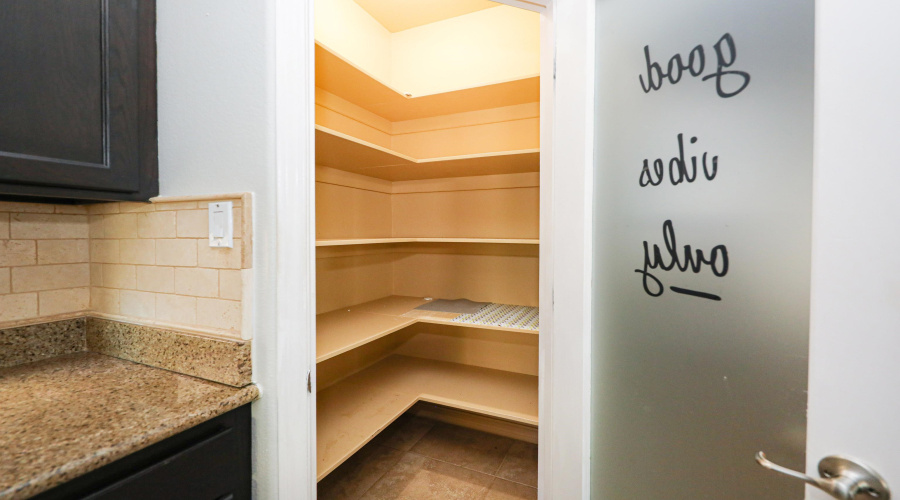 9813 Sandhill Dr, Laredo, Texas 78045, 3 Bedrooms Bedrooms, 5 Rooms Rooms,2 BathroomsBathrooms,Residential,For Sale,9813 Sandhill Dr,20252643