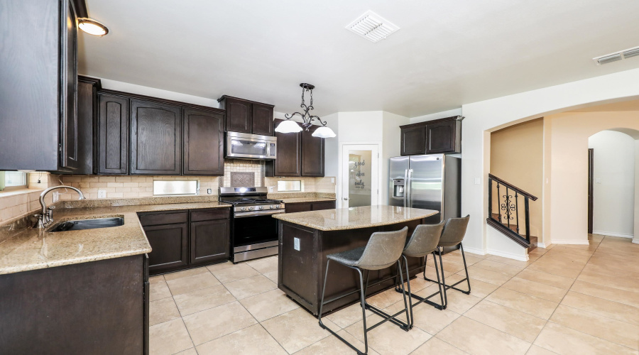 9813 Sandhill Dr, Laredo, Texas 78045, 3 Bedrooms Bedrooms, 5 Rooms Rooms,2 BathroomsBathrooms,Residential,For Sale,9813 Sandhill Dr,20252643