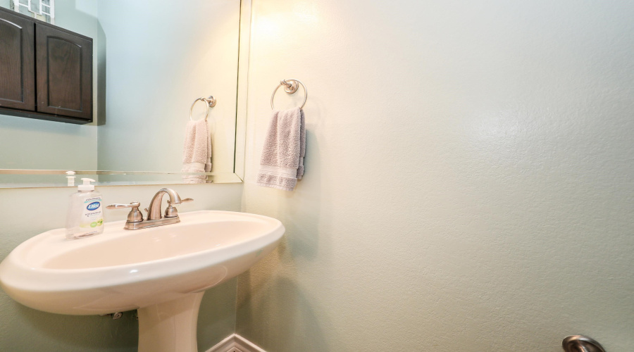 9813 Sandhill Dr, Laredo, Texas 78045, 3 Bedrooms Bedrooms, 5 Rooms Rooms,2 BathroomsBathrooms,Residential,For Sale,9813 Sandhill Dr,20252643