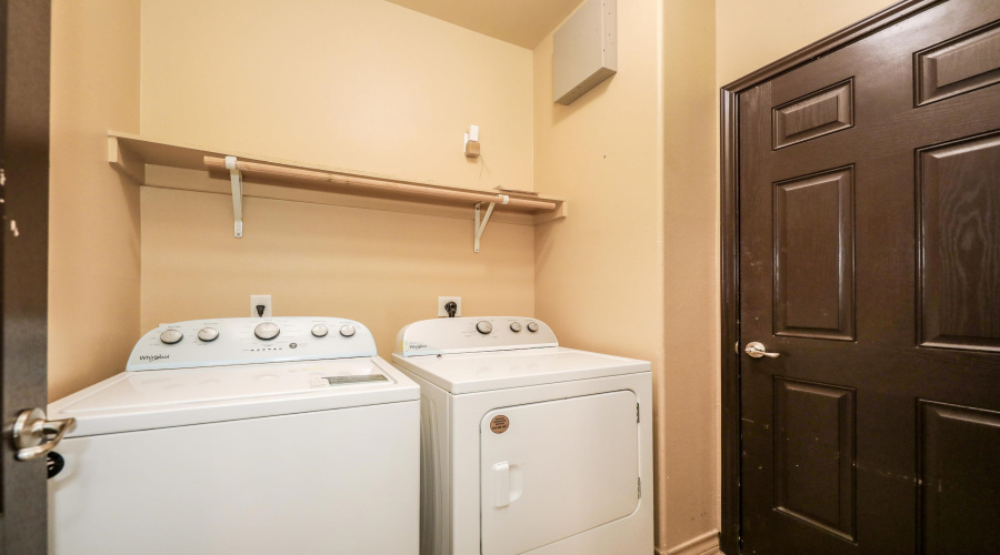 9813 Sandhill Dr, Laredo, Texas 78045, 3 Bedrooms Bedrooms, 5 Rooms Rooms,2 BathroomsBathrooms,Residential,For Sale,9813 Sandhill Dr,20252643