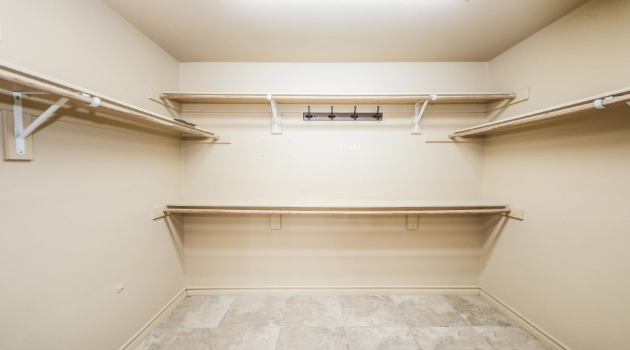 9813 Sandhill Dr, Laredo, Texas 78045, 3 Bedrooms Bedrooms, 5 Rooms Rooms,2 BathroomsBathrooms,Residential,For Sale,9813 Sandhill Dr,20252643