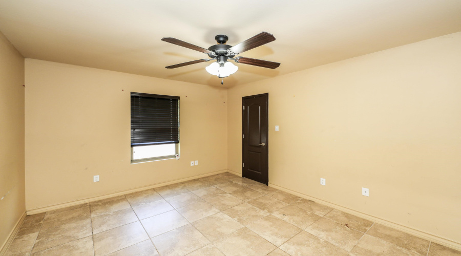 9813 Sandhill Dr, Laredo, Texas 78045, 3 Bedrooms Bedrooms, 5 Rooms Rooms,2 BathroomsBathrooms,Residential,For Sale,9813 Sandhill Dr,20252643