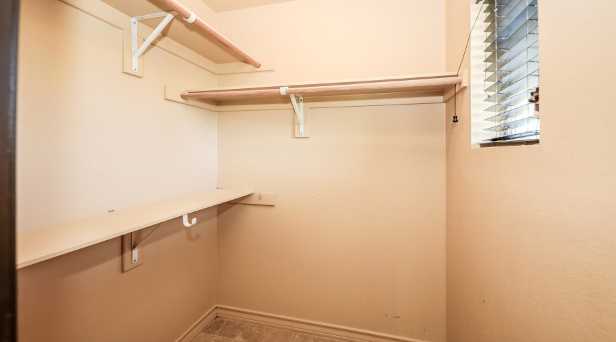 9813 Sandhill Dr, Laredo, Texas 78045, 3 Bedrooms Bedrooms, 5 Rooms Rooms,2 BathroomsBathrooms,Residential,For Sale,9813 Sandhill Dr,20252643