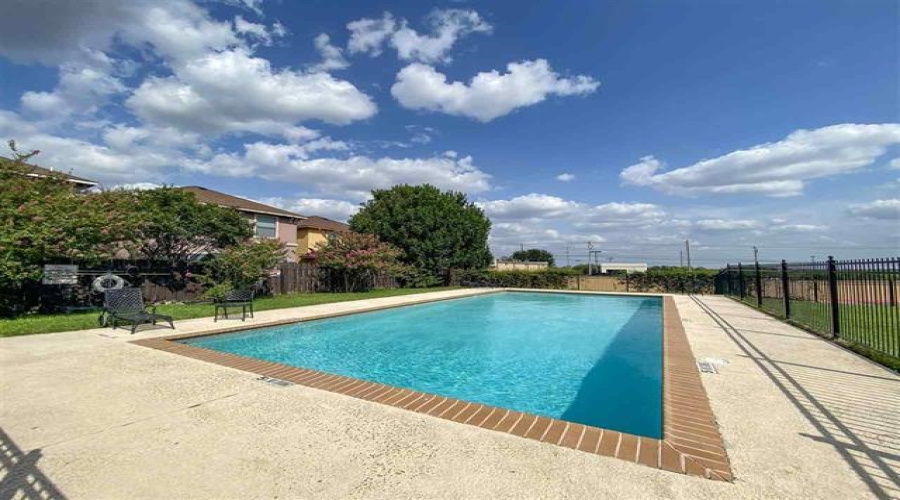 9813 Sandhill Dr, Laredo, Texas 78045, 3 Bedrooms Bedrooms, 5 Rooms Rooms,2 BathroomsBathrooms,Residential,For Sale,9813 Sandhill Dr,20252643