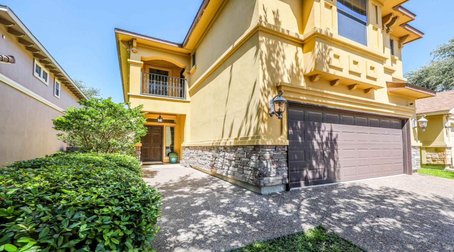 9813 Sandhill Dr, Laredo, Texas 78045, 3 Bedrooms Bedrooms, 5 Rooms Rooms,2 BathroomsBathrooms,Residential,For Sale,9813 Sandhill Dr,20252643