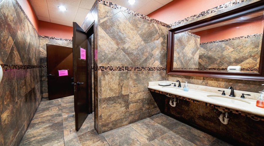 5219 Tesoro Plaza Dr, Laredo, Texas 78041, 1 Room Rooms,4 BathroomsBathrooms,Commercial retail/office,For Sale,5219 Tesoro Plaza Dr,20252658