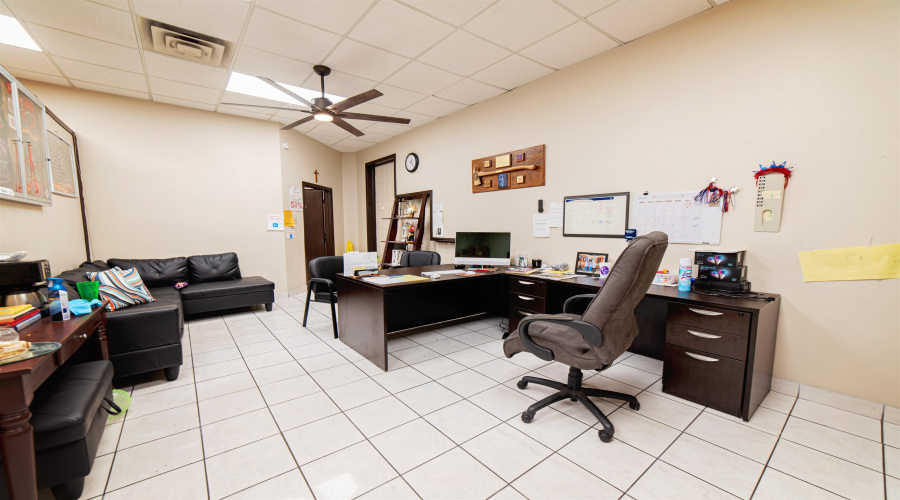 5219 Tesoro Plaza Dr, Laredo, Texas 78041, 1 Room Rooms,4 BathroomsBathrooms,Commercial retail/office,For Sale,5219 Tesoro Plaza Dr,20252658