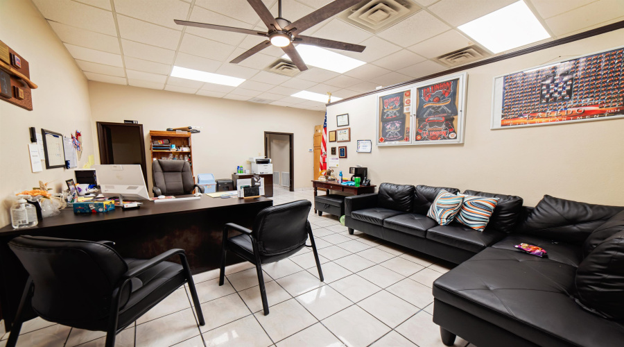 5219 Tesoro Plaza Dr, Laredo, Texas 78041, 1 Room Rooms,4 BathroomsBathrooms,Commercial retail/office,For Sale,5219 Tesoro Plaza Dr,20252658