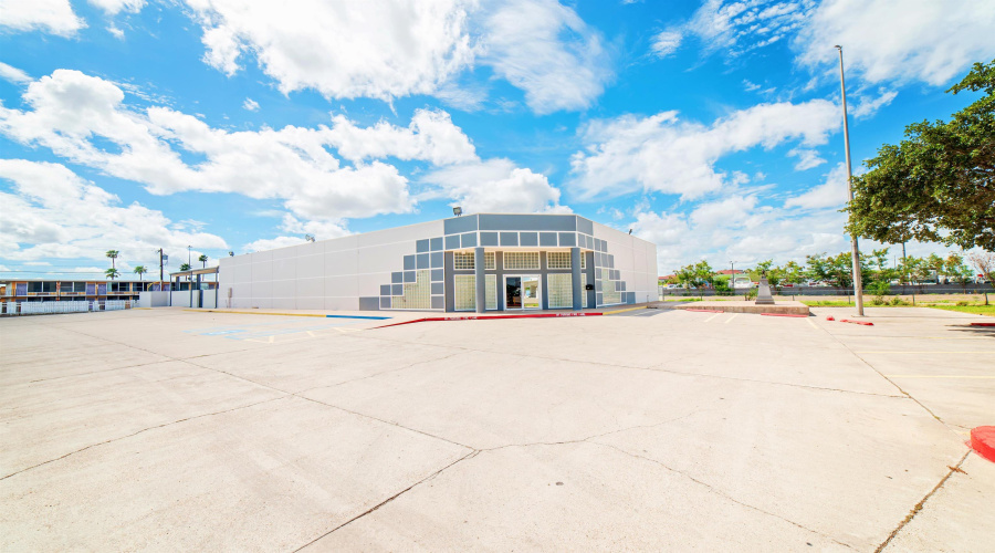 5219 Tesoro Plaza Dr, Laredo, Texas 78041, 1 Room Rooms,4 BathroomsBathrooms,Commercial retail/office,For Sale,5219 Tesoro Plaza Dr,20252658
