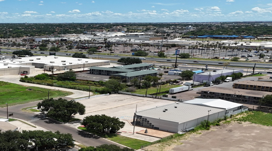 5219 Tesoro Plaza Dr, Laredo, Texas 78041, 1 Room Rooms,4 BathroomsBathrooms,Commercial retail/office,For Sale,5219 Tesoro Plaza Dr,20252658