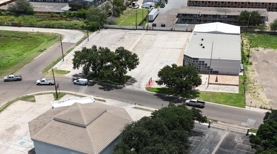 5219 Tesoro Plaza Dr, Laredo, Texas 78041, 1 Room Rooms,4 BathroomsBathrooms,Commercial retail/office,For Sale,5219 Tesoro Plaza Dr,20252658