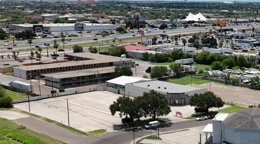 5219 Tesoro Plaza Dr, Laredo, Texas 78041, 1 Room Rooms,4 BathroomsBathrooms,Commercial retail/office,For Sale,5219 Tesoro Plaza Dr,20252658