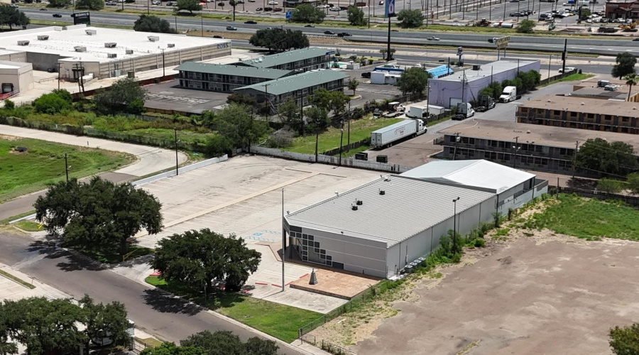 5219 Tesoro Plaza Dr, Laredo, Texas 78041, 1 Room Rooms,4 BathroomsBathrooms,Commercial retail/office,For Sale,5219 Tesoro Plaza Dr,20252658