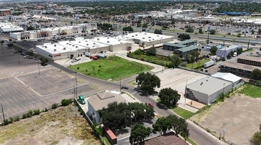 5219 Tesoro Plaza Dr, Laredo, Texas 78041, 1 Room Rooms,4 BathroomsBathrooms,Commercial retail/office,For Sale,5219 Tesoro Plaza Dr,20252658