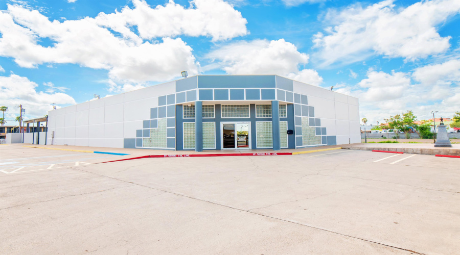 5219 Tesoro Plaza Dr, Laredo, Texas 78041, 1 Room Rooms,4 BathroomsBathrooms,Commercial retail/office,For Sale,5219 Tesoro Plaza Dr,20252658