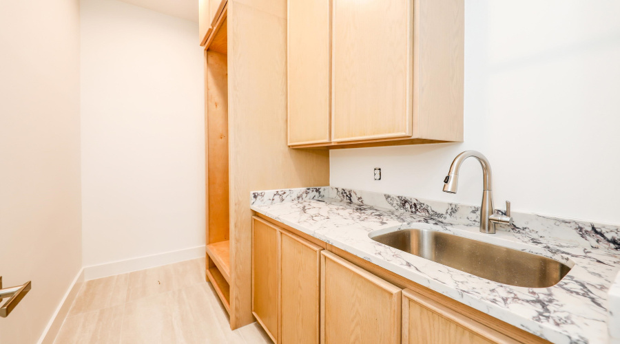 526 Journey Loop, LAREDO, Texas 78045, 3 Bedrooms Bedrooms, 6 Rooms Rooms,3 BathroomsBathrooms,Residential,For Sale,526 Journey Loop,20252694