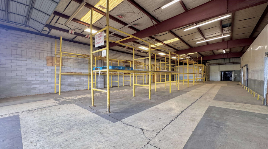 2818 Santa Ursula Ave, Laredo, Texas 78045, 1 Bedroom Bedrooms, 1 Room Rooms,2 BathroomsBathrooms,Commercial/industrial,For Rent,2818 Santa Ursula Ave,20253047