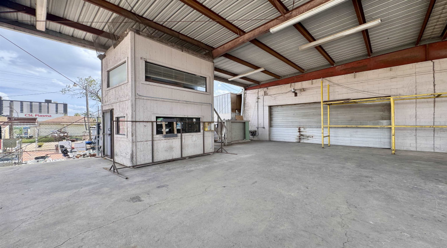 2818 Santa Ursula Ave, Laredo, Texas 78045, 1 Bedroom Bedrooms, 1 Room Rooms,2 BathroomsBathrooms,Commercial/industrial,For Rent,2818 Santa Ursula Ave,20253047