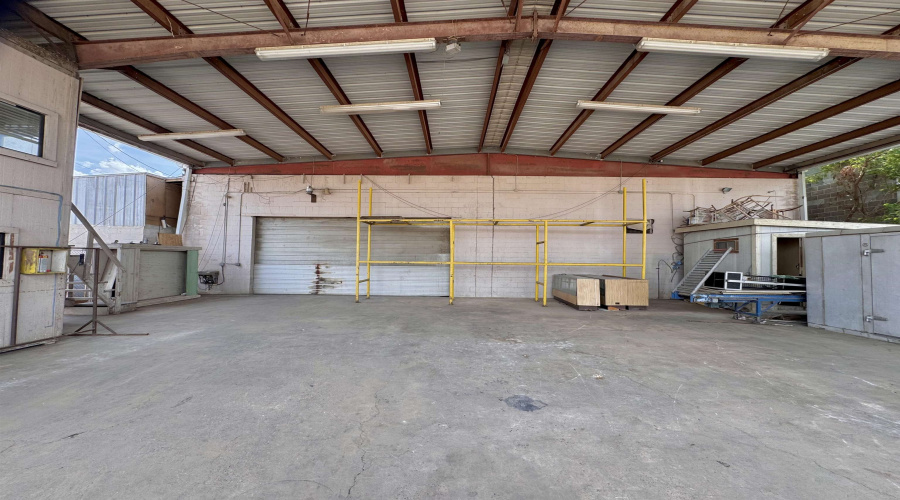 2818 Santa Ursula Ave, Laredo, Texas 78045, 1 Bedroom Bedrooms, 1 Room Rooms,2 BathroomsBathrooms,Commercial/industrial,For Rent,2818 Santa Ursula Ave,20253047