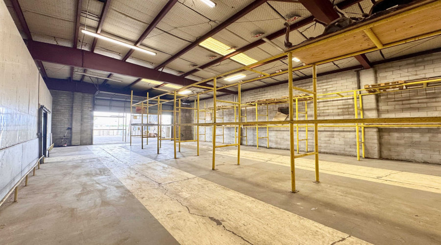 2818 Santa Ursula Ave, Laredo, Texas 78045, 1 Bedroom Bedrooms, 1 Room Rooms,2 BathroomsBathrooms,Commercial/industrial,For Rent,2818 Santa Ursula Ave,20253047