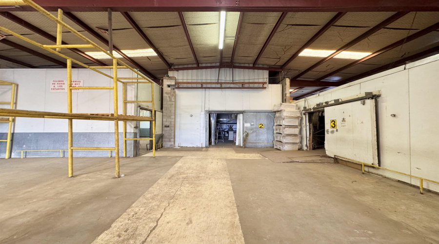 2818 Santa Ursula Ave, Laredo, Texas 78045, 1 Bedroom Bedrooms, 1 Room Rooms,2 BathroomsBathrooms,Commercial/industrial,For Rent,2818 Santa Ursula Ave,20253047