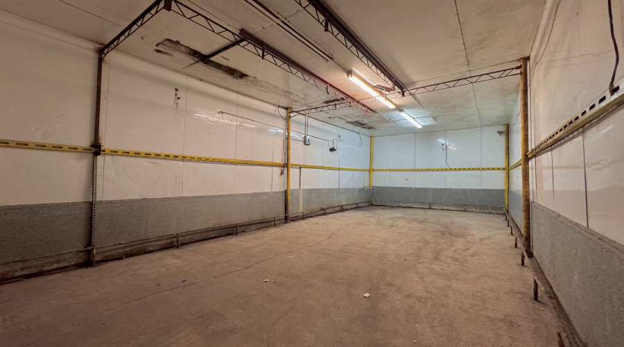 2818 Santa Ursula Ave, Laredo, Texas 78045, 1 Bedroom Bedrooms, 1 Room Rooms,2 BathroomsBathrooms,Commercial/industrial,For Rent,2818 Santa Ursula Ave,20253047