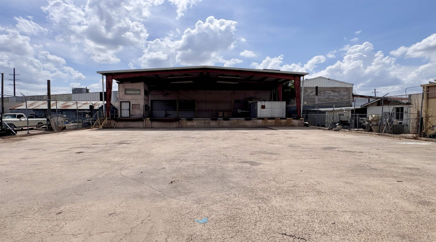 2818 Santa Ursula Ave, Laredo, Texas 78045, 1 Bedroom Bedrooms, 1 Room Rooms,2 BathroomsBathrooms,Commercial/industrial,For Rent,2818 Santa Ursula Ave,20253047