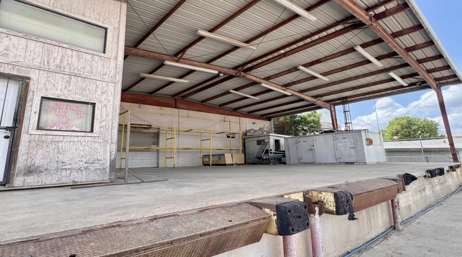 2818 Santa Ursula Ave, Laredo, Texas 78045, 1 Bedroom Bedrooms, 1 Room Rooms,2 BathroomsBathrooms,Commercial/industrial,For Rent,2818 Santa Ursula Ave,20253047