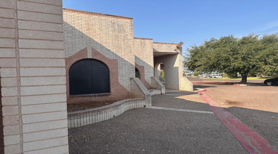 205 W Village Blvd, Laredo, Texas 78041, 1 Room Rooms,4 BathroomsBathrooms,Commercial retail/office,For Sale,205 W Village Blvd,20252710