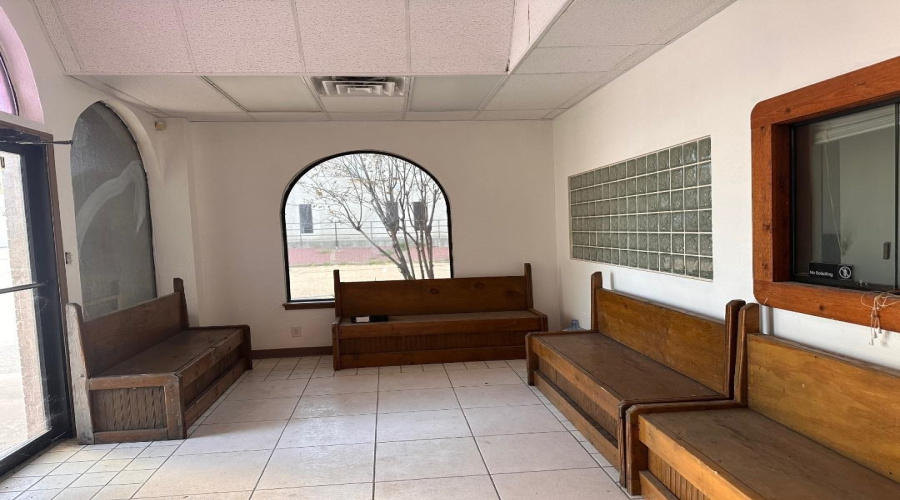 205 W Village Blvd, Laredo, Texas 78041, 1 Room Rooms,4 BathroomsBathrooms,Commercial retail/office,For Sale,205 W Village Blvd,20252710