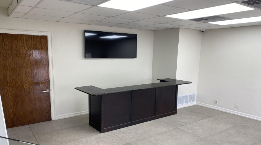 1102 Scott St, LAREDO, Texas 78040, 6 Rooms Rooms,4 BathroomsBathrooms,Commercial retail/office,For Rent,1102 Scott St,20252837