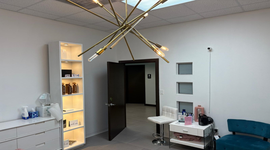 6999 McPherson Rd, LAREDO, Texas 78041, 51 Rooms Rooms,4 BathroomsBathrooms,Commercial retail/office,For Rent,6999 McPherson Rd,20252933