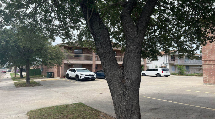 1319 Corpus Christi St, Laredo, Texas 78040-0000, 6 Rooms Rooms,4 BathroomsBathrooms,Commercial retail/office,For Sale,1319 Corpus Christi St,20252945