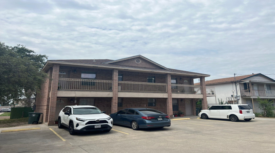 1319 Corpus Christi St, Laredo, Texas 78040-0000, 6 Rooms Rooms,4 BathroomsBathrooms,Commercial retail/office,For Sale,1319 Corpus Christi St,20252945