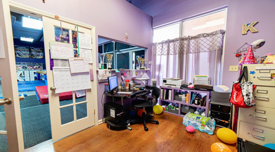 8917 Molly Dr, Laredo, Texas 78045, 1 Room Rooms,2 BathroomsBathrooms,Commercial retail/office,For Sale,8917 Molly Dr,20253044